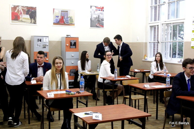 Maturzyści piszą język polski  (zdjęcia)