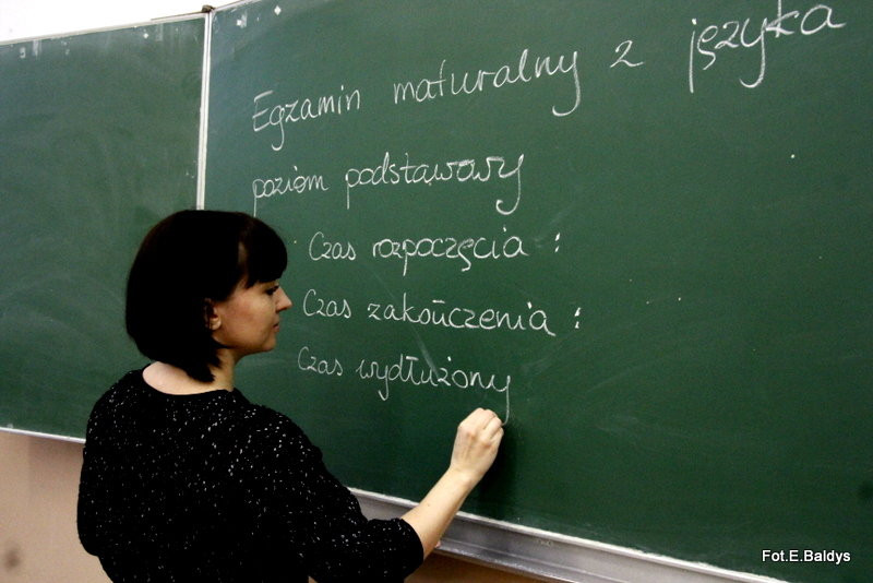 Maturzyści piszą język polski  (zdjęcia)