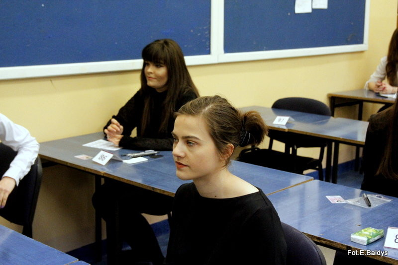 Maturzyści piszą język polski  (zdjęcia)