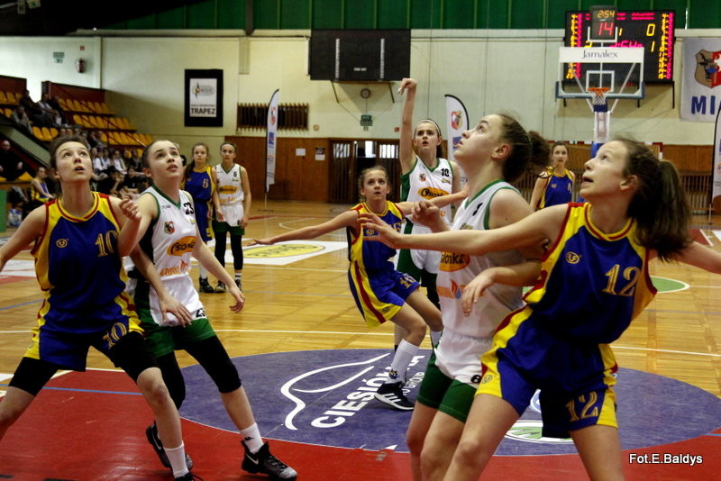 Efektowne otwarcie (zdjęcia)