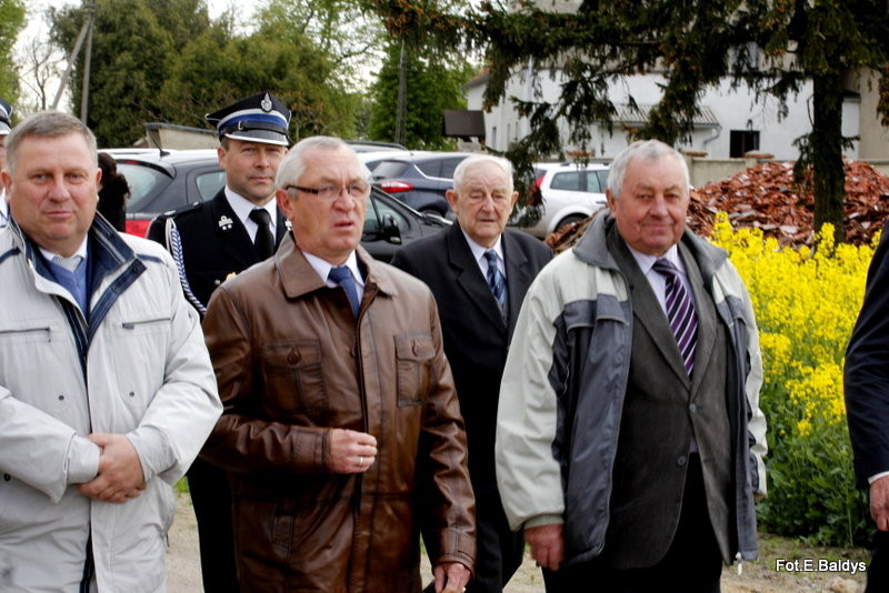 Sztandar dla Szkoły Podstawowej w Goniembicach (zdjęcia)