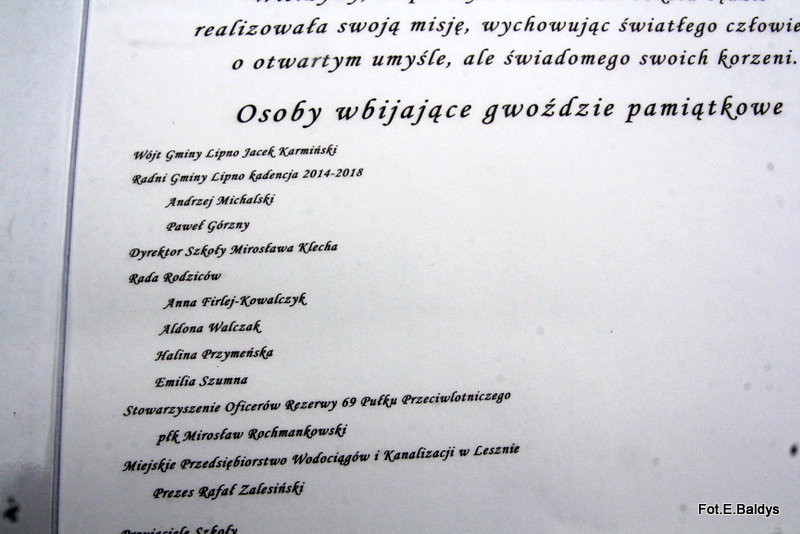 Sztandar dla Szkoły Podstawowej w Goniembicach (zdjęcia)