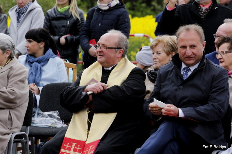 Sztandar dla Szkoły Podstawowej w Goniembicach (zdjęcia)