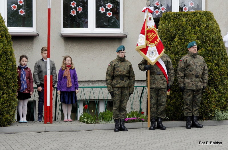 Sztandar dla Szkoły Podstawowej w Goniembicach (zdjęcia)