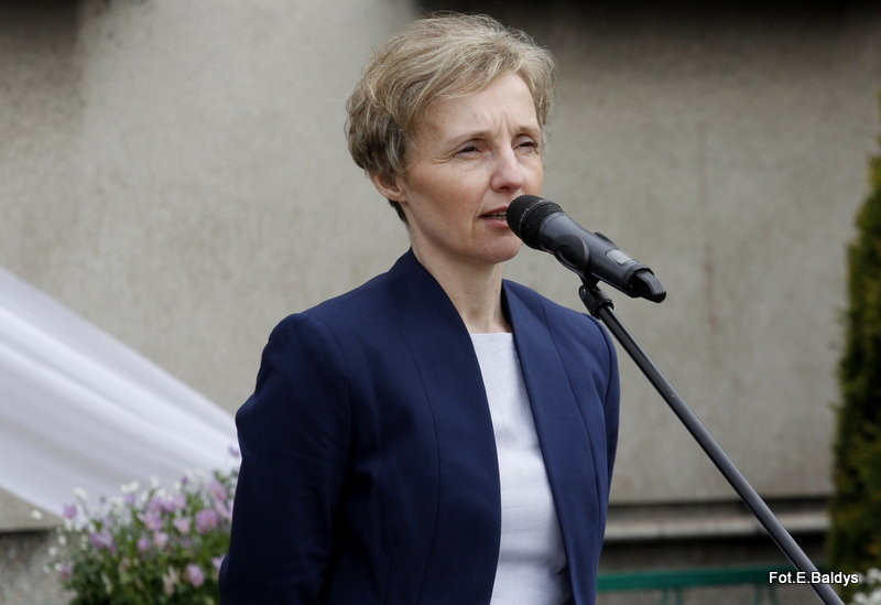 Sztandar dla Szkoły Podstawowej w Goniembicach (zdjęcia)