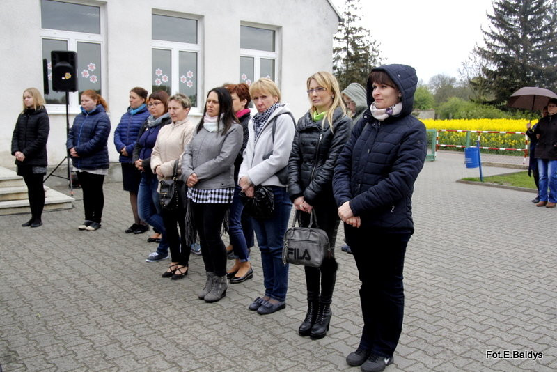 Sztandar dla Szkoły Podstawowej w Goniembicach (zdjęcia)