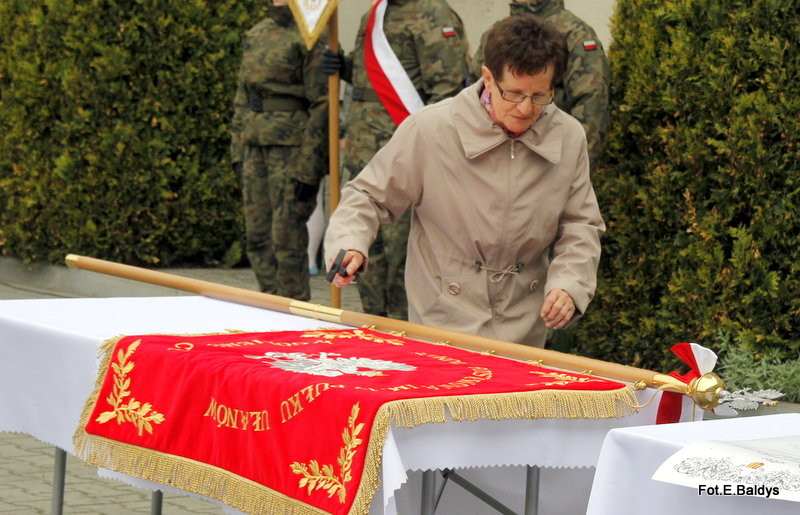 Sztandar dla Szkoły Podstawowej w Goniembicach (zdjęcia)