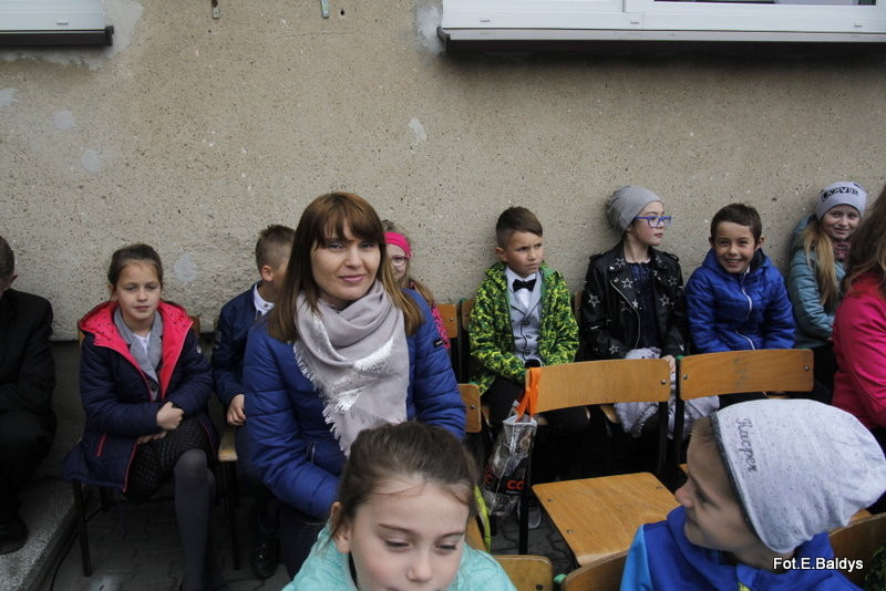 Sztandar dla Szkoły Podstawowej w Goniembicach (zdjęcia)