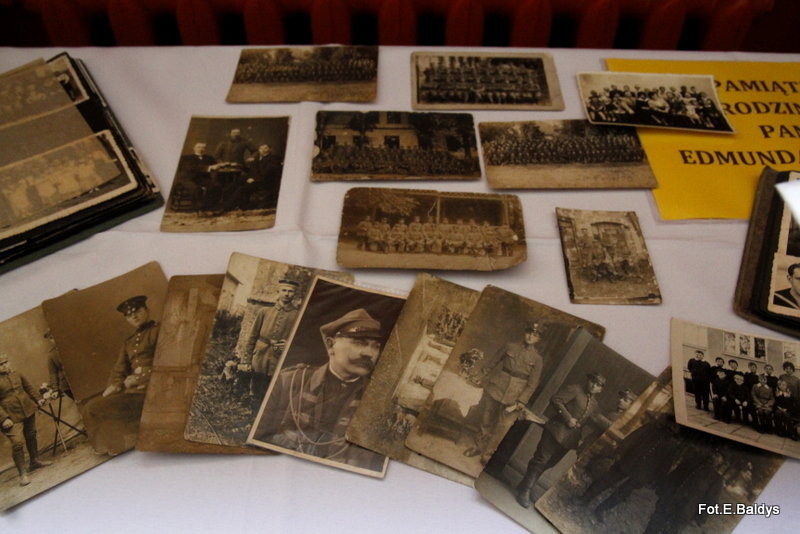 Sztandar dla Szkoły Podstawowej w Goniembicach (zdjęcia)