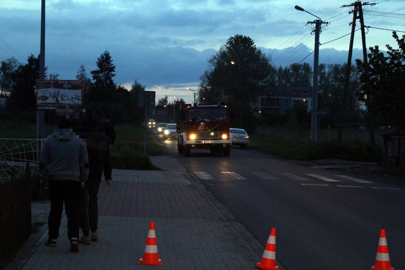 Pożar w warsztacie. Jedna osoba z niegroźnymi obrażeniami (dźwięk i zdjęcia)