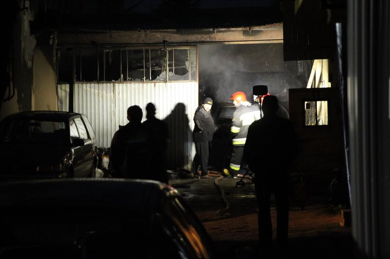 Pożar w warsztacie. Jedna osoba z niegroźnymi obrażeniami (dźwięk i zdjęcia)