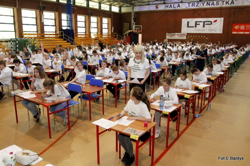 Matematyczny rekord w SP 13 (zdjęcia i film)