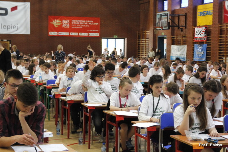 Matematyczny rekord w SP 13 (zdjęcia i film)