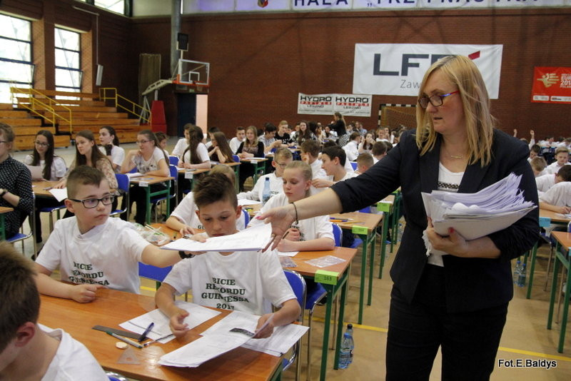 Matematyczny rekord w SP 13 (zdjęcia i film)