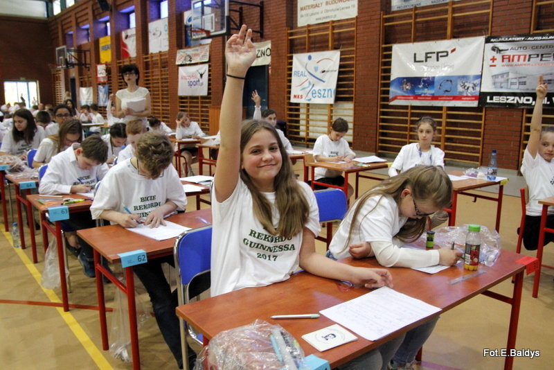 Matematyczny rekord w SP 13 (zdjęcia i film)