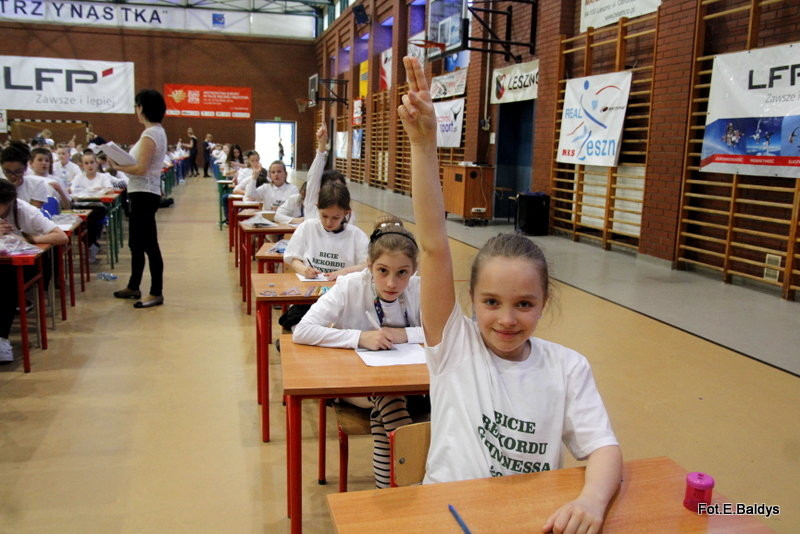 Matematyczny rekord w SP 13 (zdjęcia i film)