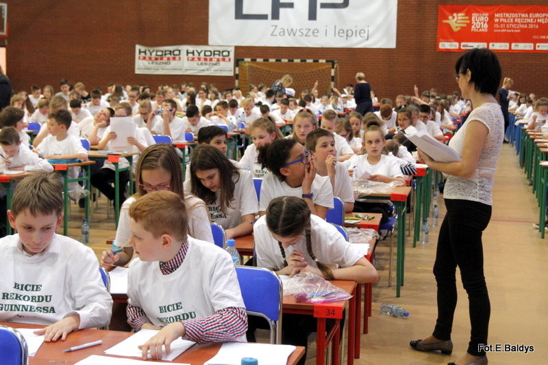 Matematyczny rekord w SP 13 (zdjęcia i film)