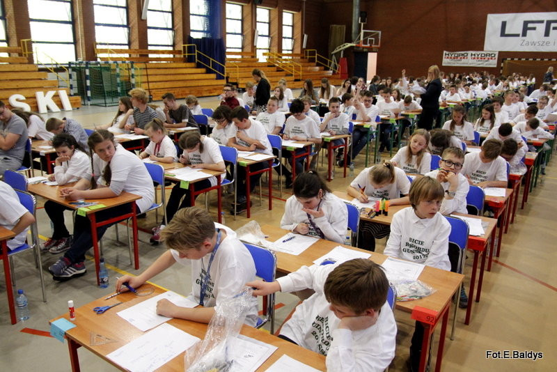 Matematyczny rekord w SP 13 (zdjęcia i film)