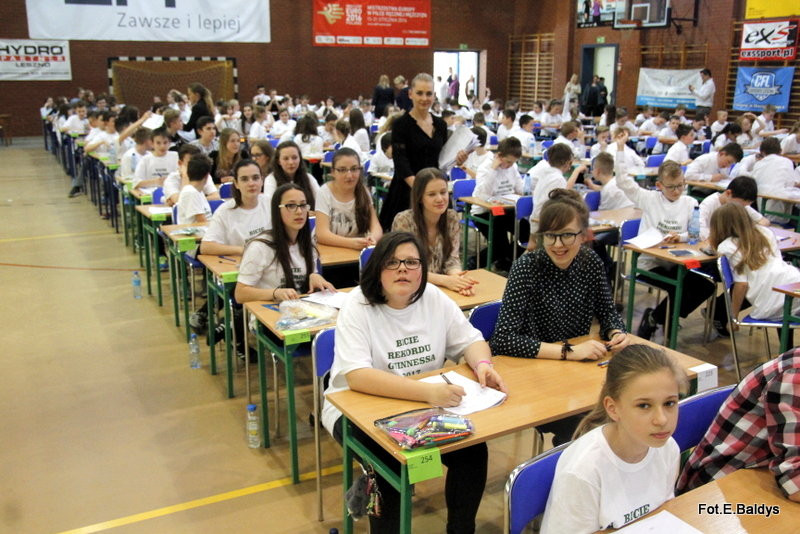 Matematyczny rekord w SP 13 (zdjęcia i film)