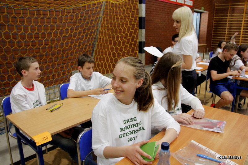 Matematyczny rekord w SP 13 (zdjęcia i film)