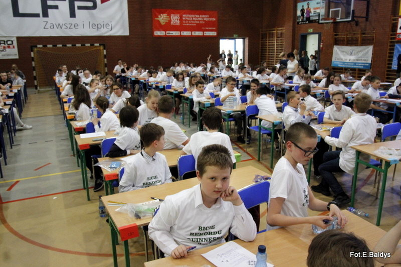 Matematyczny rekord w SP 13 (zdjęcia i film)