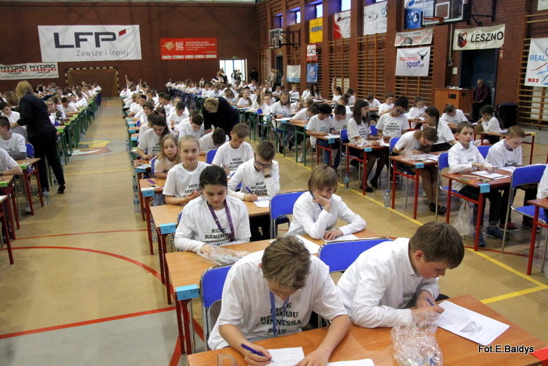 Matematyczny rekord w SP 13 (zdjęcia i film)