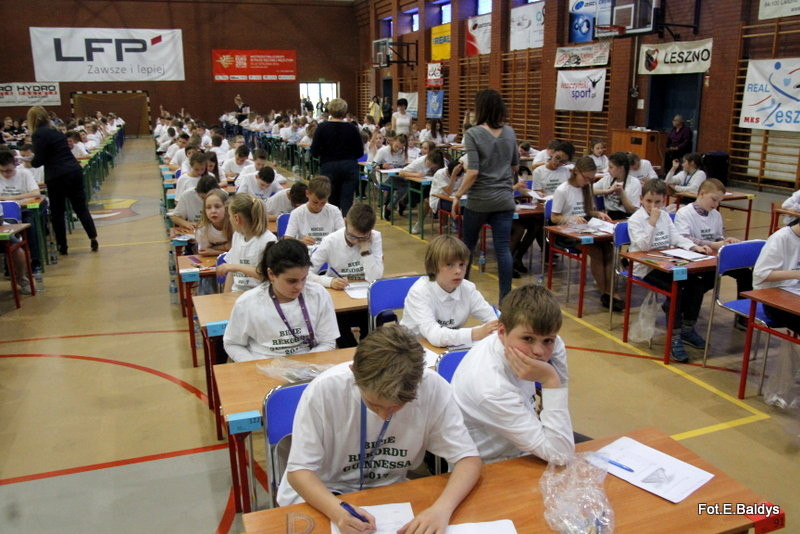 Matematyczny rekord w SP 13 (zdjęcia i film)