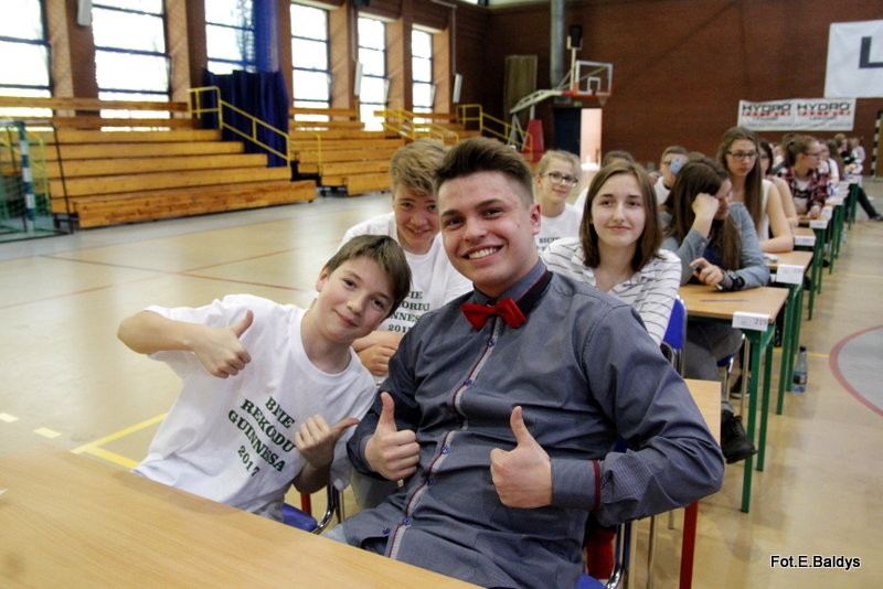 Matematyczny rekord w SP 13 (zdjęcia i film)