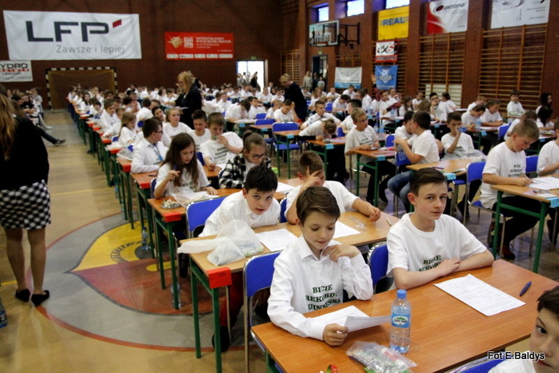 Matematyczny rekord w SP 13 (zdjęcia i film)