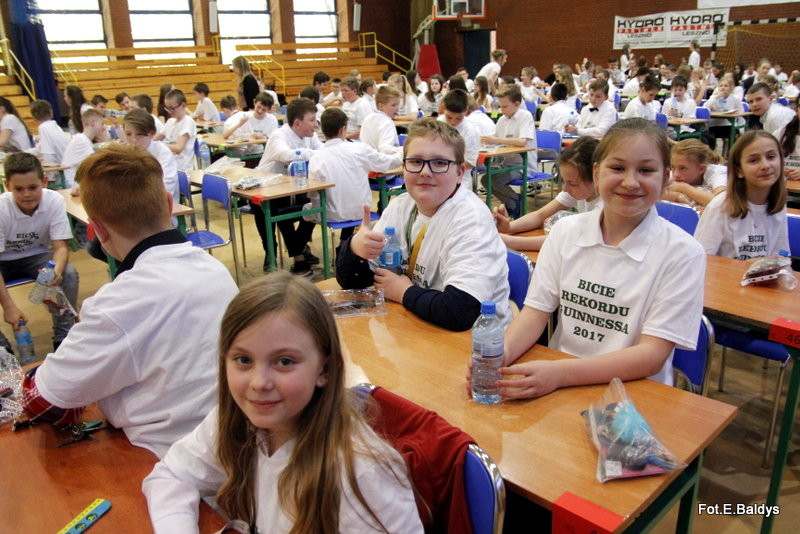 Matematyczny rekord w SP 13 (zdjęcia i film)