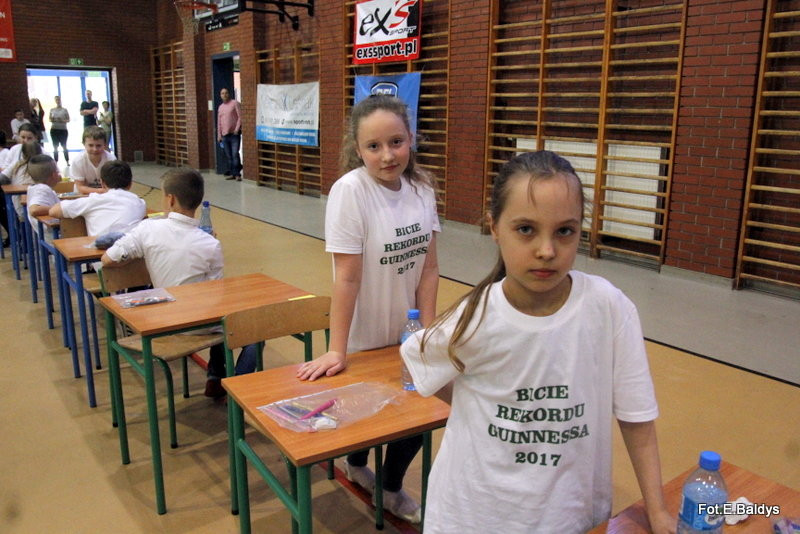 Matematyczny rekord w SP 13 (zdjęcia i film)