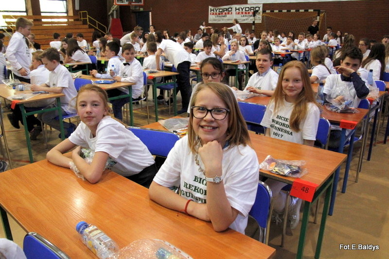 Matematyczny rekord w SP 13 (zdjęcia i film)