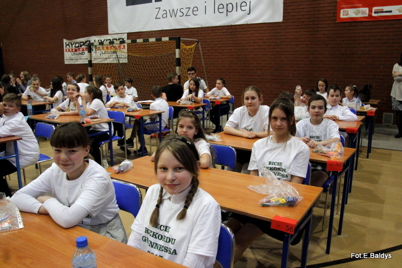 Matematyczny rekord w SP 13 (zdjęcia i film)