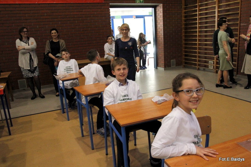 Matematyczny rekord w SP 13 (zdjęcia i film)