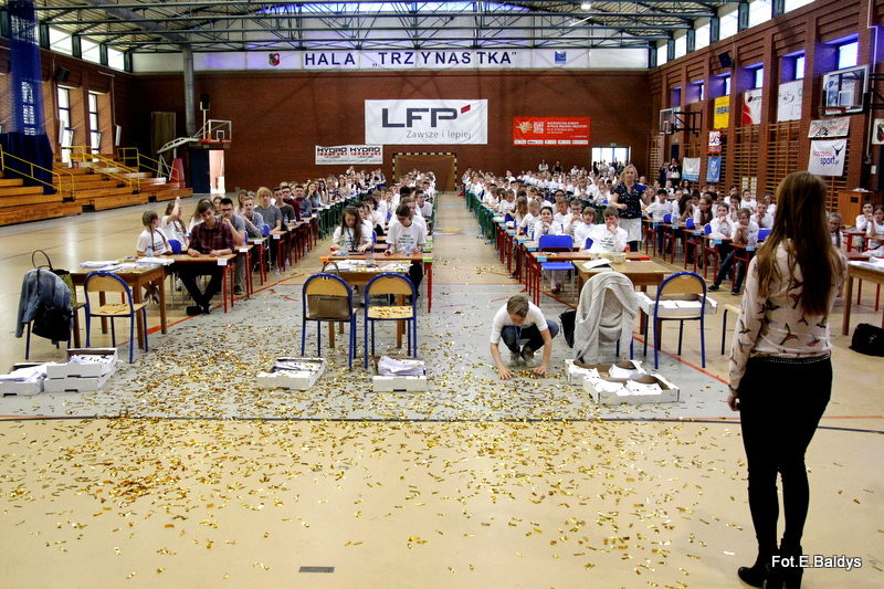 Matematyczny rekord w SP 13 (zdjęcia i film)