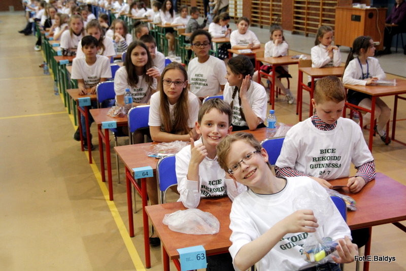 Matematyczny rekord w SP 13 (zdjęcia i film)