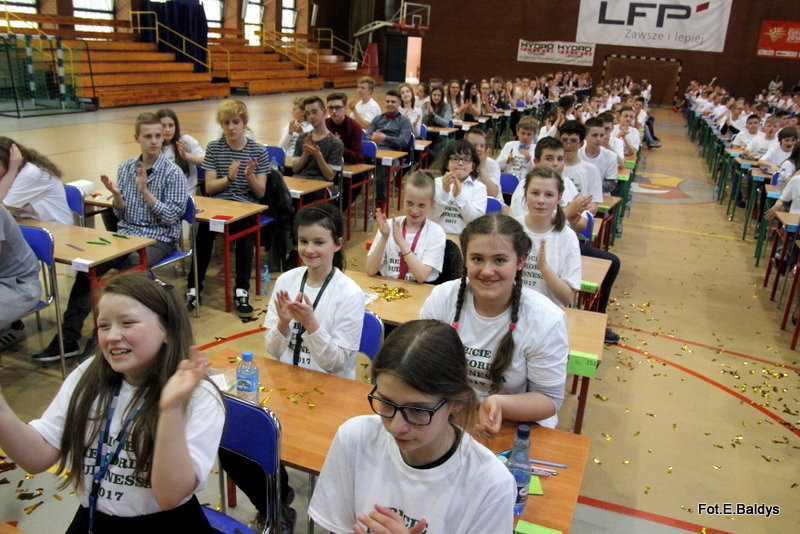 Matematyczny rekord w SP 13 (zdjęcia i film)