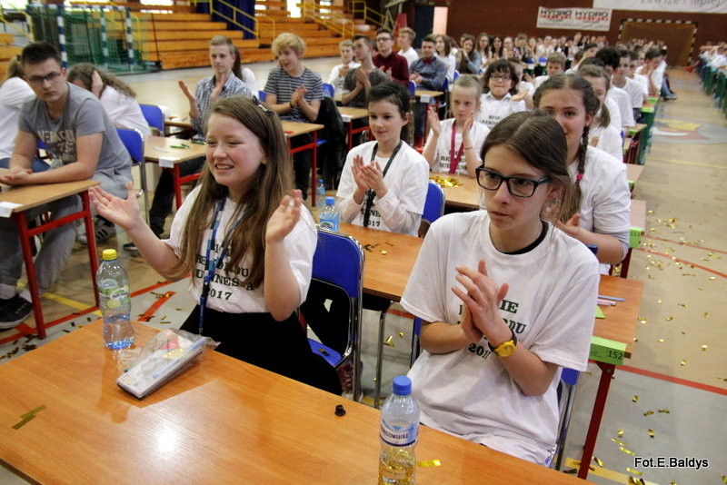 Matematyczny rekord w SP 13 (zdjęcia i film)