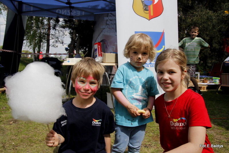 Garaże na Przylesiu pomalowane (zdjęcia, film)