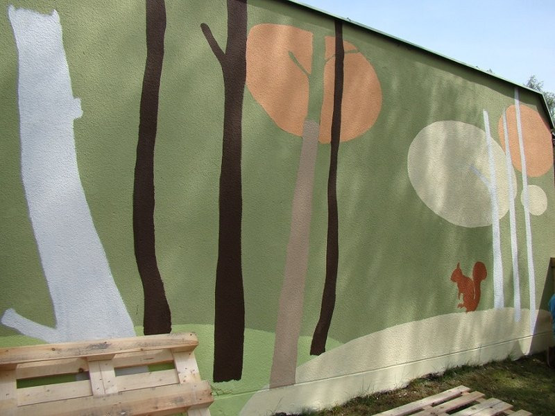 Garaże na Przylesiu pomalowane (zdjęcia, film)