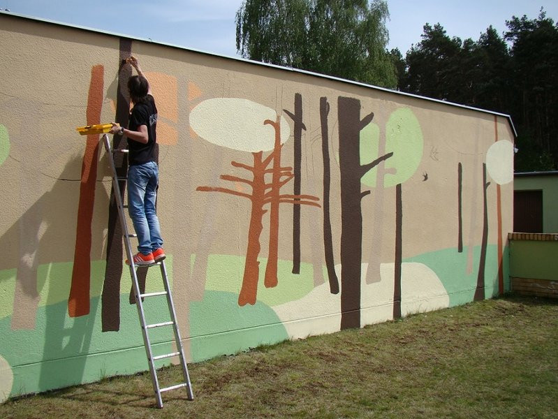 Garaże na Przylesiu pomalowane (zdjęcia, film)