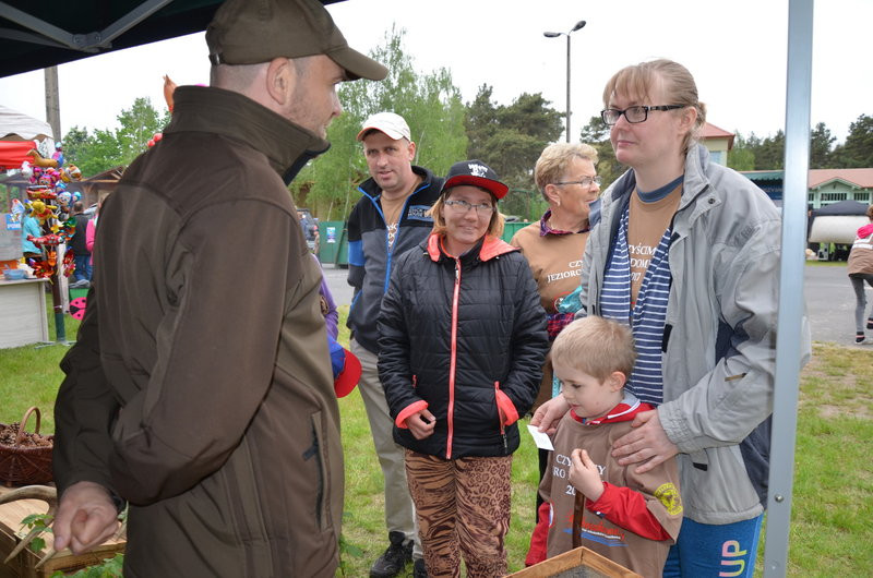 Dwa kontenery śmieci zebrano w Boszkowie (zdjęcia)