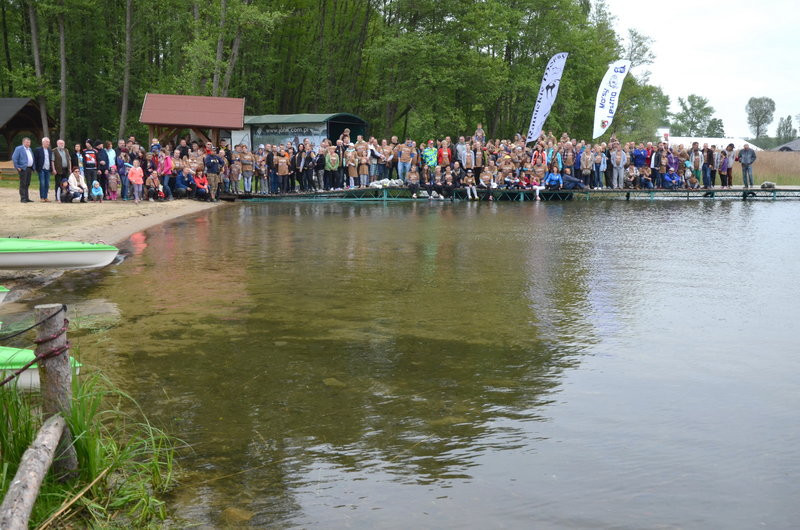 Dwa kontenery śmieci zebrano w Boszkowie (zdjęcia)