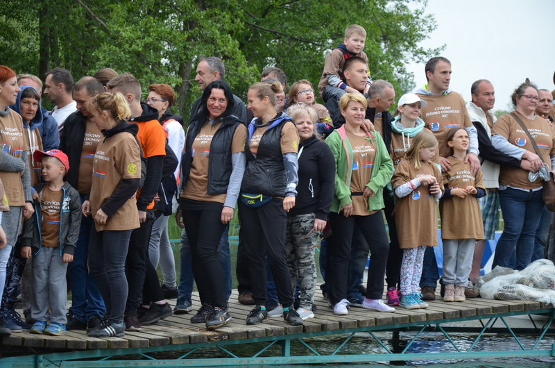Dwa kontenery śmieci zebrano w Boszkowie (zdjęcia)