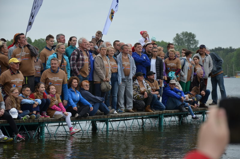 Dwa kontenery śmieci zebrano w Boszkowie (zdjęcia)