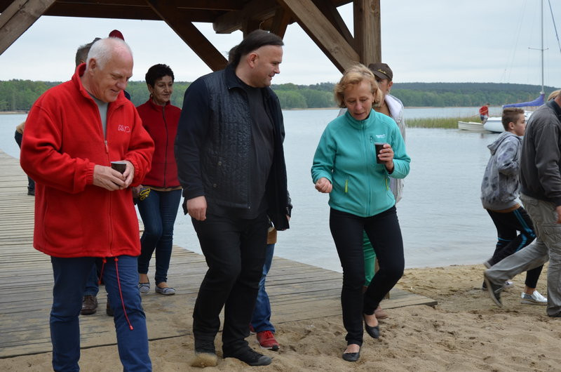 Dwa kontenery śmieci zebrano w Boszkowie (zdjęcia)