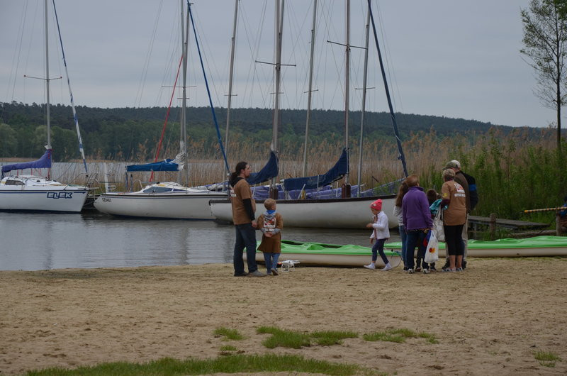 Dwa kontenery śmieci zebrano w Boszkowie (zdjęcia)