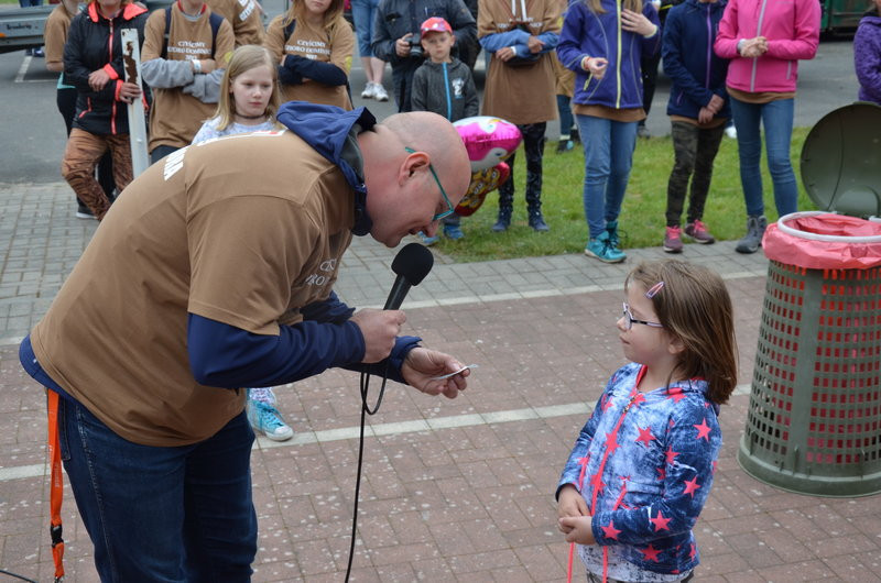 Dwa kontenery śmieci zebrano w Boszkowie (zdjęcia)
