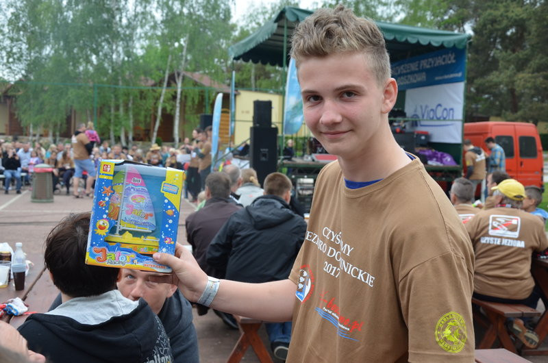 Dwa kontenery śmieci zebrano w Boszkowie (zdjęcia)