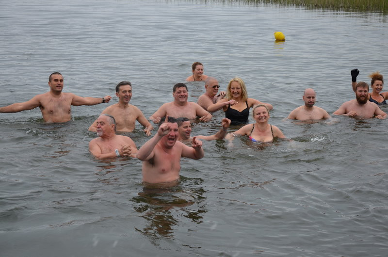 Dwa kontenery śmieci zebrano w Boszkowie (zdjęcia)